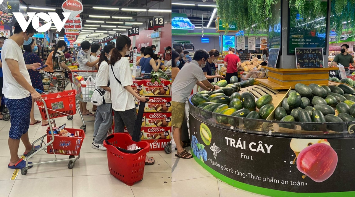 Hanoi residents hoard food, essential goods in ample supply